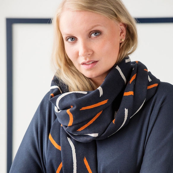 mettew20_nosh_300498_300503_300509_naiset_kaisla_jakardihuivi_kiila_oversize_pusero_cindy_jeggings_ko200710_0_1684 METTE